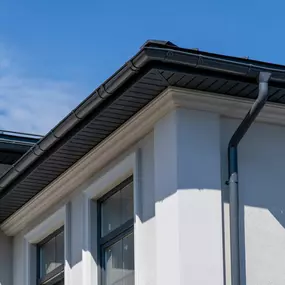 Protect your home from water damage with expertly installed gutters by Home Genius Exteriors – Ensuring proper drainage and long-lasting durability.