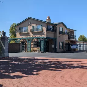 Garage storage in Bridgeway Island, California