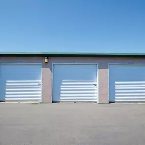 Garage storage rental in California