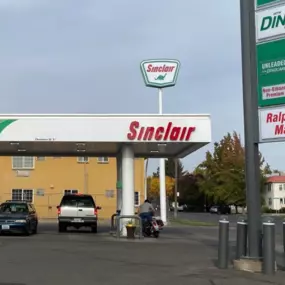 Sinclair gas station fueling island