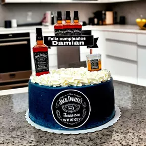 tarta_personalizada_jack_daniels_delicias_shir.madrid.jpg