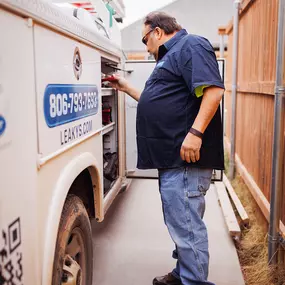 Leaky’s Plumbing, Heating & A/C Lubbock, TX Truck