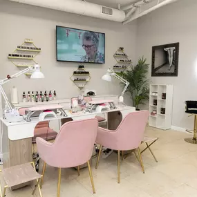 Bild von Vizavi Beauty | Lashes, Russian Manicure & Hair