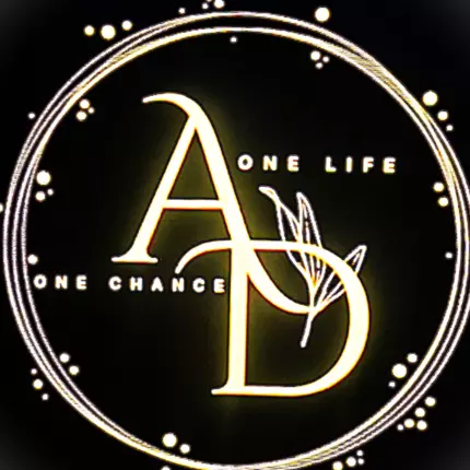 Logo fra ONE LIFE ONE CHANCE GbR