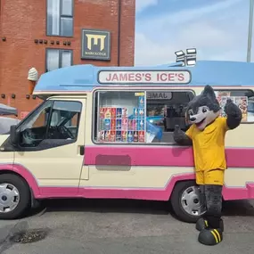 Bild von James Ices (Ice Cream Van Hire)