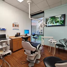 Titanium Dental & Implants treatment room