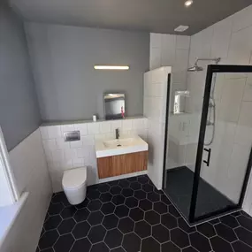 Bild von Q M Bathrooms Ltd