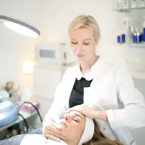 Bild von Hautzart Frankfurt – Hautverjüngung & Ästhetische Medizin