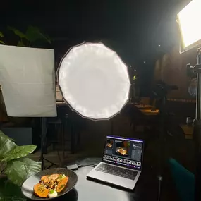 Professionelle Foodfotografie mit Beleuchtung im Studio von Welf Online