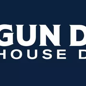 Bild von Gun Dog House Door Inc