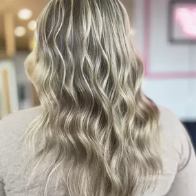 Blonding Specialist