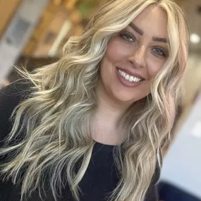 Blonding Specialist