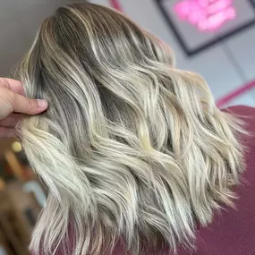 Blonding Specialist