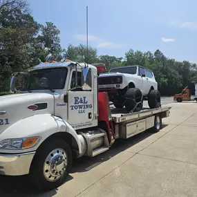 You can trust E&L Towing LLC to provide you with high-quality and reliable flatbed towing services. We are your trusted source for flatbed towing in Sussex County and nearby areas!