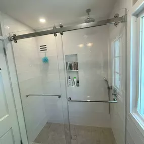 Sliding shower door