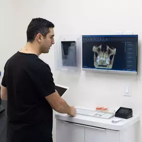 Bild von Allen & Washington Dental Implant Center