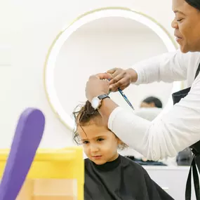 Bild von BUZZ CUTS - Kids Salon