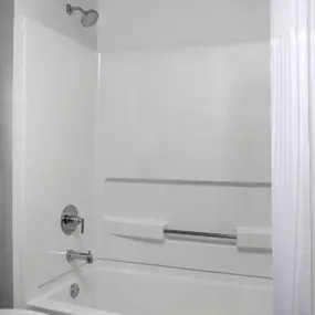 Guest room bath