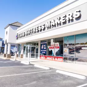 Bild von Texas Mattress Makers - Meyerland