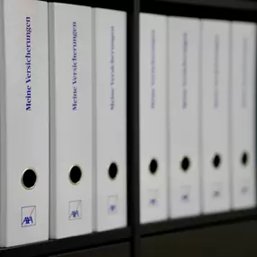 Versicherungsordner der AXA & DBV Versicherung in Schleswig
