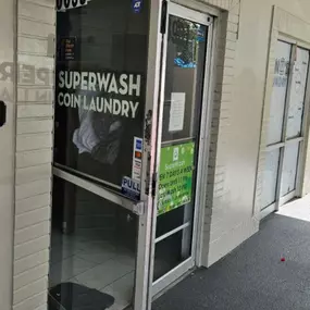 Bild von CoinFlip Bitcoin ATM - Superwash Coin Laundry (Miramar)