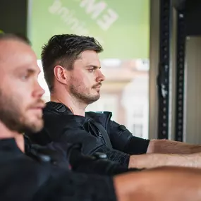 EMS Training bei Physio Kris in Erlangen – moderne Physiotherapie in der Innenstadt