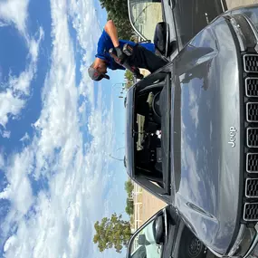 Windshield replacement in Mesa Arizona By Premiere Auto glass.