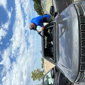 Windshield replacement in Mesa Arizona By Premiere Auto glass.