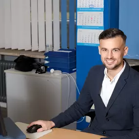 Rafael Wolf - AXA Generalvertretung Ludwig Hollfelder e.K. - Kfz-Versicherung in  Forchheim