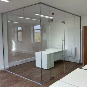 Bild von National Glass Partitions