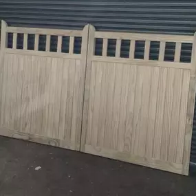 Bild von A B Wooden Gates & Garage Doors Ltd