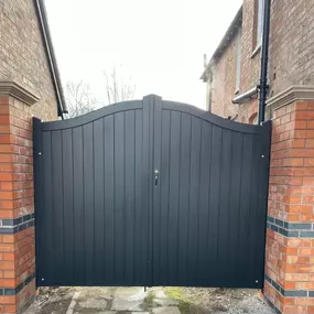 Bild von A B Wooden Gates & Garage Doors Ltd