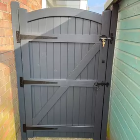 Bild von A B Wooden Gates & Garage Doors Ltd