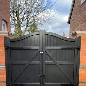 Bild von A B Wooden Gates & Garage Doors Ltd