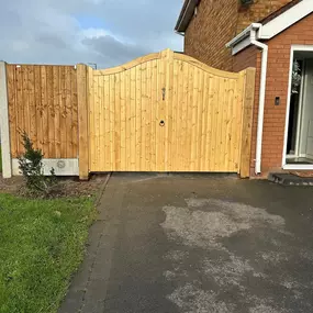 Bild von A B Wooden Gates & Garage Doors Ltd