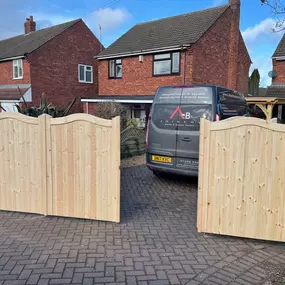 Bild von A B Wooden Gates & Garage Doors Ltd