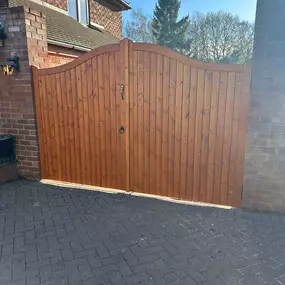 Bild von A B Wooden Gates & Garage Doors Ltd