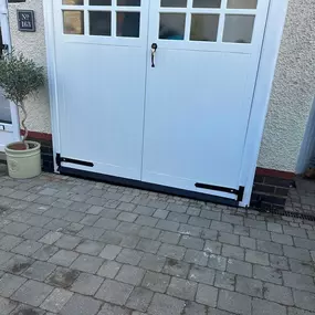 Bild von A B Wooden Gates & Garage Doors Ltd