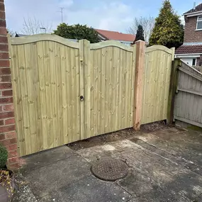 Bild von A B Wooden Gates & Garage Doors Ltd