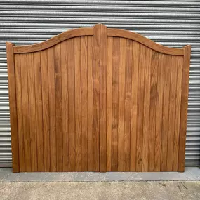 Bild von A B Wooden Gates & Garage Doors Ltd