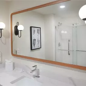 Guest room bath