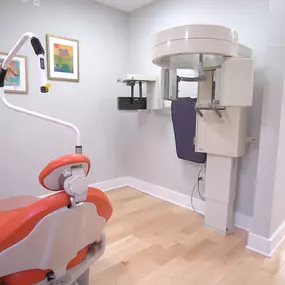 For over 25 years, Dr. Garrick Wong has built a reputation as an exceptional orthodontist, creating beautiful, healthy smiles for children and adults within Greenwich, CT and its surrounding communities.

Our boutique office believes there is no one-size-fits-all plan in orthodontics and that’s why Dr. Wong develops comprehensive treatment plans to address each patient’s unique needs. The end result is a beautiful smile and confidence that lasts a lifetime.

Located at 453 E Putnam Ave, located 