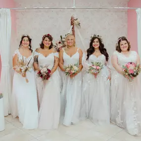 Bild von Linie 8 Brautmoden - Curvy Bride München