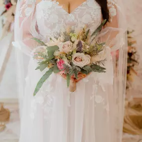 Bild von Linie 8 Brautmoden - Curvy Bride München