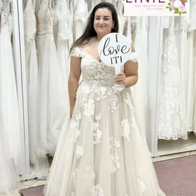 Bild von Linie 8 Brautmoden - Curvy Bride München