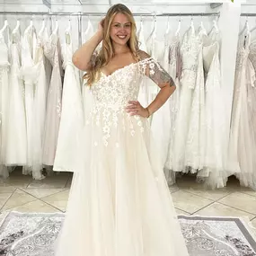 Bild von Linie 8 Brautmoden - Curvy Bride München