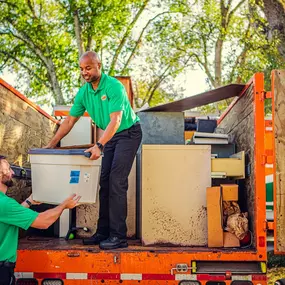 Bild von College Hunks Hauling Junk and Moving Marquette