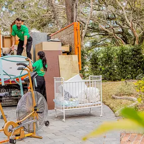 Bild von College Hunks Hauling Junk and Moving Marquette