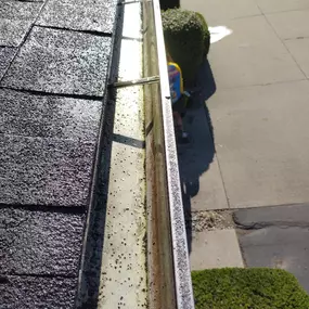 clean gutter after proficient gutter cleaning service in elkhart in