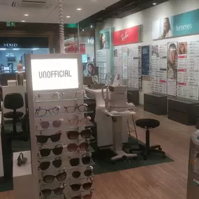 Bild von Pearle Opticiens Charleroi - Shopping Rive Gauche